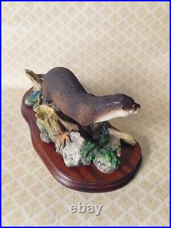 Along The Shoreline Otter Border Fine Arts B0858 Figurine Hand Made In Scotland