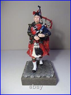 BORDER FINE ARTS Figure,''THE PIPER'' limited edition 75/600, with certificate
