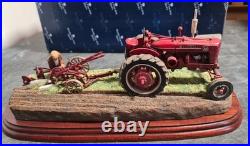 BORDER FINE ARTS'MAKING ADJUSTMENTS' A2142 McCormick Farmall Tractor Boxed