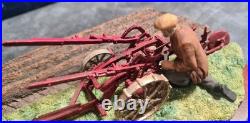 BORDER FINE ARTS'MAKING ADJUSTMENTS' A2142 McCormick Farmall Tractor Boxed