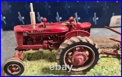 BORDER FINE ARTS'MAKING ADJUSTMENTS' A2142 McCormick Farmall Tractor Boxed