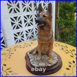 Border Fine Art German Shepherd MT06 Figurine with non-fixed base