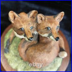 Border Fine Arts 1986 Hayton Foxes Figurine Hand Made Scotland Wood Base 5in