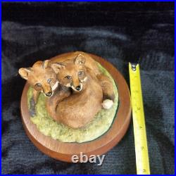 Border Fine Arts 1986 Hayton Foxes Figurine Hand Made Scotland Wood Base 5in