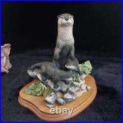 Border Fine Arts 752/3000 River View Otter Family R. T. Roberts B0195 LE