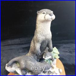 Border Fine Arts 752/3000 River View Otter Family R. T. Roberts B0195 LE