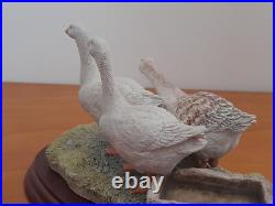Border Fine Arts A Wild Goose Chase Resin Figure Dog B0088 Ray Ayres Boxed
