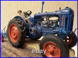 Border Fine Arts'At The Vintage' Model by Ray Ayres (B0517) Certificate And Box