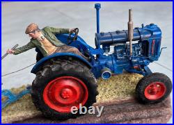 Border Fine Arts B0517'AT THE VINTAGE' Limited Edition signed by Ray Ayres