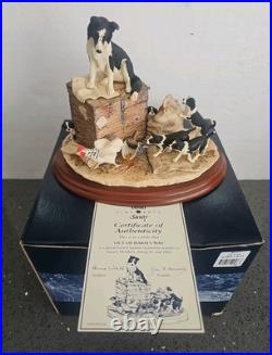 Border Fine Arts B0537 Out Of Harms Way Collectable Very Rare Figurine Boxed