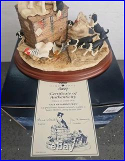 Border Fine Arts B0537 Out Of Harms Way Collectable Very Rare Figurine Boxed