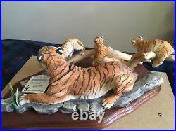 Border Fine Arts Bengal Tigress And Cubs By R. J. Robert Limited Ed No27/750