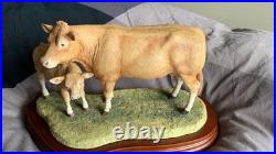 Border Fine Arts Blonde D'aquitaine Cow And Calf On Plinth Limited Ed 308/1250