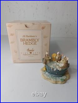 Border Fine Arts Brambly Hedge Babies in the Bath BH73
