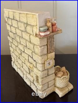 Border Fine Arts Brambly Hedge Christmas Fireplace Figurine BH24 Jill Barklem