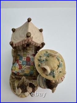 Border Fine Arts. Brambly Hedge'Lady Woodmouse Looking In The Cradle' BH71