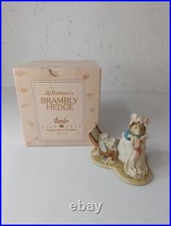 Border Fine Arts Brambly Hedge Poppy Packing Nightclothes BH 74 (8cm Height)