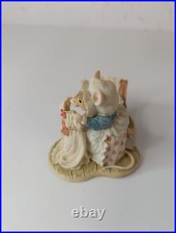 Border Fine Arts Brambly Hedge Poppy Packing Nightclothes BH 74 (8cm Height)