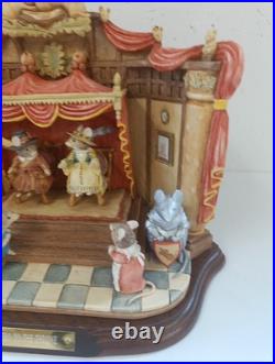 Border Fine Arts Brambly Hedge Pretenders to the Throne B0809