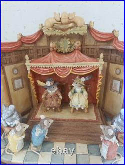 Border Fine Arts Brambly Hedge Pretenders to the Throne B0809