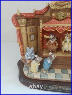 Border Fine Arts Brambly Hedge Pretenders to the Throne B0809