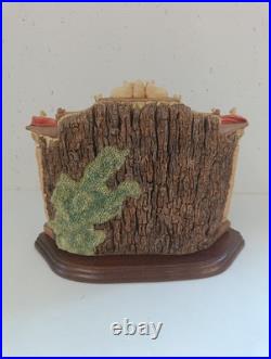 Border Fine Arts Brambly Hedge Pretenders to the Throne B0809