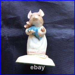 Border Fine Arts Brambly Hedge Primrose Teddy Mouse. Signed By Jill Barklem Border Fine Arts Brambly Hedge Primrose Teddy Mouse. Signed By Jill Barklem