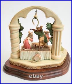 Border Fine Arts Brambly Hedge Tableau The Millennium Snow Ball Limited Edition