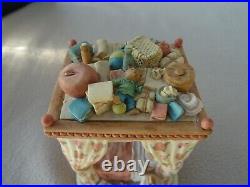 Border Fine Arts Brambly Hedge The Canopy Bed BH34