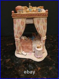 Border Fine Arts Brambly Hedge The Canopy Bed BH34