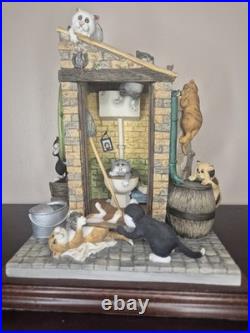 Border Fine Arts Comic Curious Cats Outside Privy LE1500 Boxed A4961