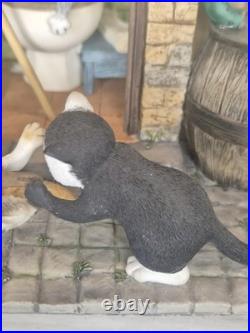 Border Fine Arts Comic Curious Cats Outside Privy LE1500 Boxed A4961