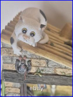 Border Fine Arts Comic Curious Cats Outside Privy LE1500 Boxed A4961