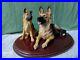 Border-Fine-Arts-DPG03-German-Shepherd-Dog-and-Pup-Figurine-on-Plinth-01-wywe