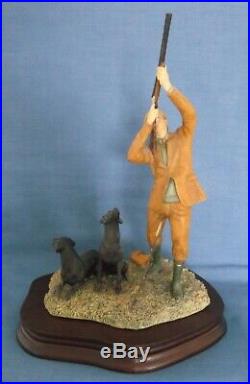 Border Fine Arts Farmer Gamekeeper Gun Labrador Dogs Early Figurine 1983 Ayres