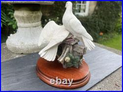 Border Fine Arts Figurine Peace And Harmony by Ray Ayres BO358 Boxed