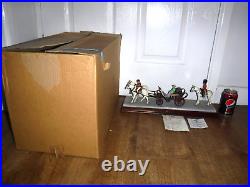 Border Fine Arts Figurine Trooping The Colour QEII B0938 Excellent Boxed