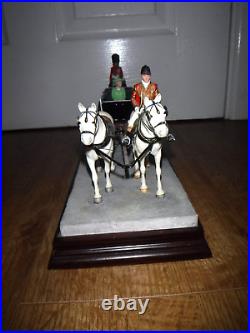 Border Fine Arts Figurine Trooping The Colour QEII B0938 Excellent Boxed