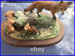 Border Fine Arts'Fox And Family'. Edition 116/1500 Model No L53 Certificate Border Fine Arts'Fox And Family'. Edition 116/1500 Model No L53 Certificate