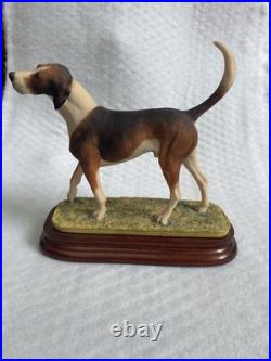 Border Fine Arts Foxhound Figurine Limited Edition Mounted on Wooden Base