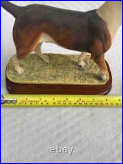 Border Fine Arts Foxhound Figurine Limited Edition Mounted on Wooden Base