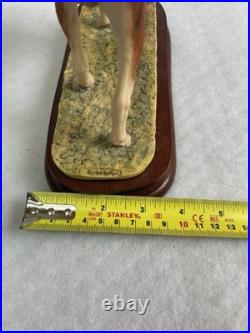 Border Fine Arts Foxhound Figurine Limited Edition Mounted on Wooden Base