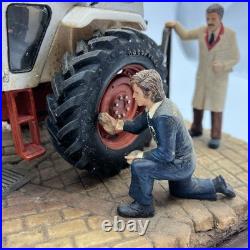 Border Fine Arts Getting Ready For Smithfield A2143 Tractor Diorama Boxed