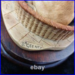 Border Fine Arts Golden Labrador & Pups signed D. Geenty 1980 Border Fine Arts Golden Labrador & Pups signed D. Geenty 1980