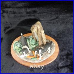 Border Fine Arts Helping Out Border Collie Figurine B0202 Anne Wall 1997 Border Fine Arts Helping Out Border Collie Figurine B0202 Anne Wall 1997