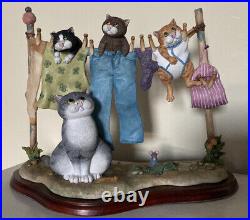 Border Fine Arts Hung Out To Dry Comic & Curious Cats Figure 2005 A6125 Figurine