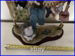 Border Fine Arts Hung Out To Dry Comic & Curious Cats Figure 2005 A6125 Figurine