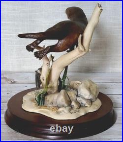 Border Fine Arts Large Otter and Trout WW5 Rare Vintage Figurine 1989 by E. Waugh