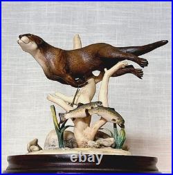 Border Fine Arts Large Otter and Trout WW5 Rare Vintage Figurine 1989 by E. Waugh