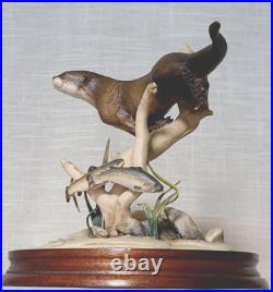 Border Fine Arts Large Otter and Trout WW5 Rare Vintage Figurine 1989 by E. Waugh